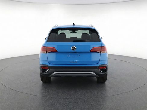 Used 2025 Volkswagen Taos SE FWD image 7