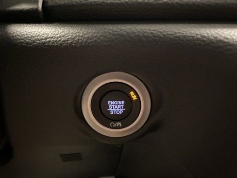 Used 2026 Chrysler Pacifica Limited w/ S Appearance Package image 17