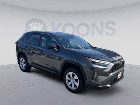 Used 2023 Toyota RAV4 LE AWD/4WD image 10