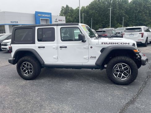 Used 2026 Jeep Wrangler Unlimited Rubicon AWD/4WD image 2