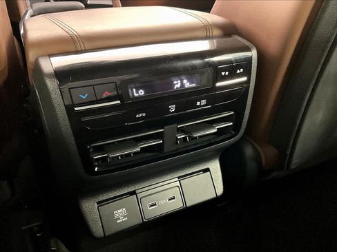 Certified 2023 Acura MDX w/ Technology Package FWD image 10