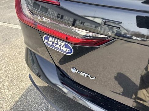 Used 2025 Toyota Camry SE w/ Convenience Package image 7