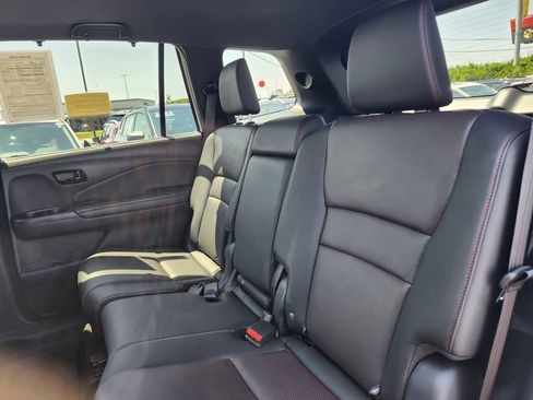 Used 2024 Honda Passport Black Edition image 10