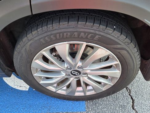 Used 2023 INFINITI QX50 Luxe FWD image 10