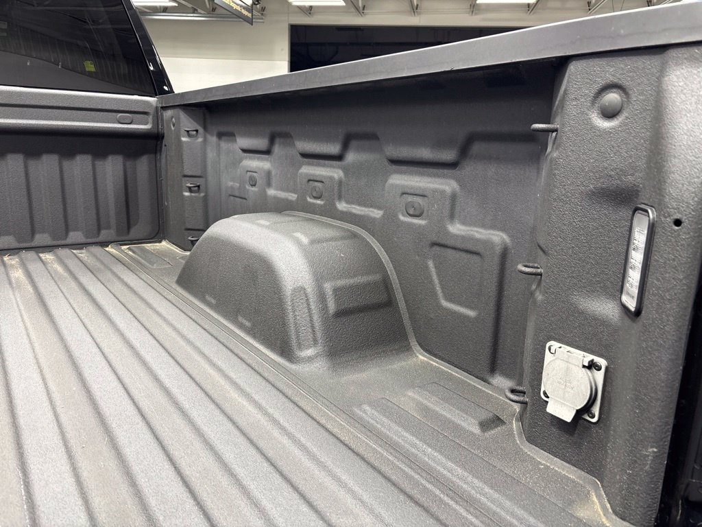Used 2023 GMC Sierra 1500 Pro w/ Graphite Edition AWD/4WD image 36