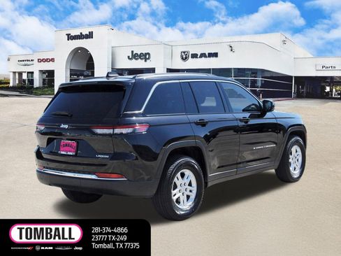 Used 2023 Jeep Grand Cherokee Laredo AWD/4WD image 7