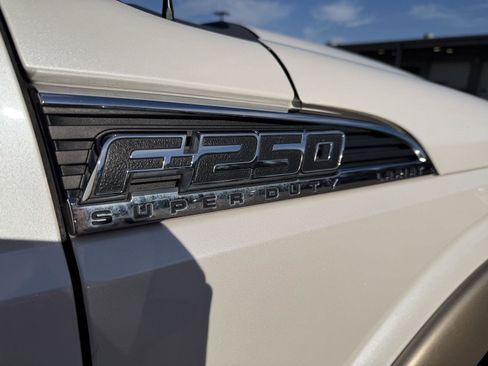 Used 2011 Ford F250 Lariat w/ Lariat Interior Pkg image 21