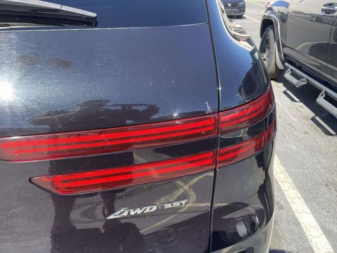 Used 2022 Genesis GV70 3.5T Sport AWD/4WD image 17
