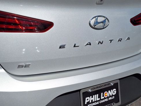 Used 2019 Hyundai Elantra SE image 26
