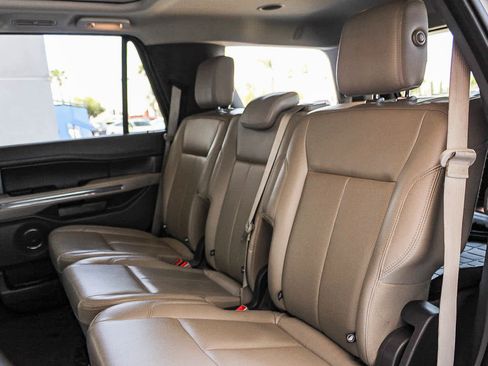 Used 2019 Ford Expedition XLT w/ Equipment Group 202A RWD image 18