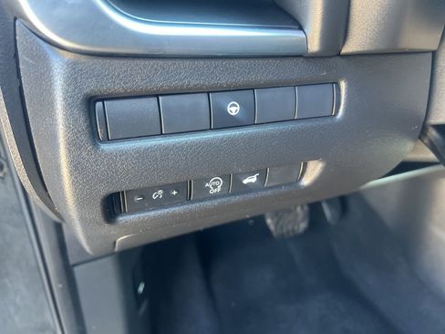 Used 2024 Nissan Rogue SV image 52