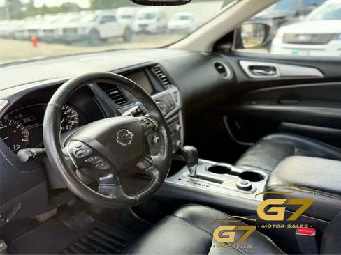 Used 2019 Nissan Pathfinder SL AWD/4WD image 19