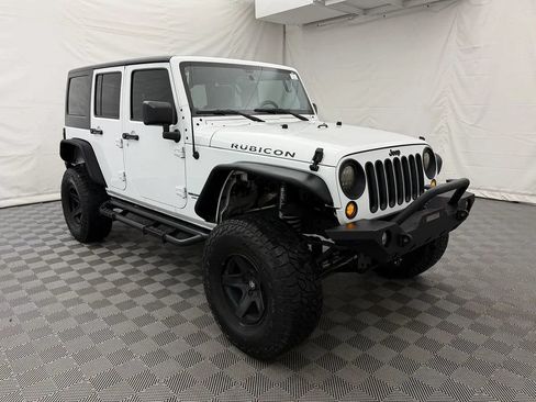 Used 2015 Jeep Wrangler Unlimited Rubicon w/ Connectivity Group AWD/4WD image 4