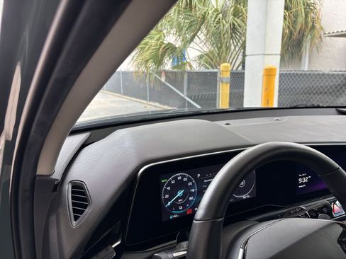 Used 2024 Kia Niro Wind FWD image 41