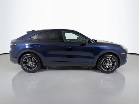 Used 2025 Porsche Cayenne Coupe AWD/4WD image 27