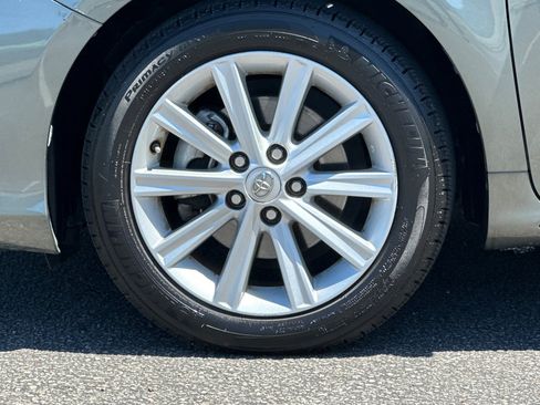 Used 2013 Toyota Camry XLE w/ Leather Pkg FWD image 12