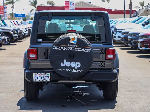 Used 2026 Jeep Wrangler Sport AWD/4WD image 5