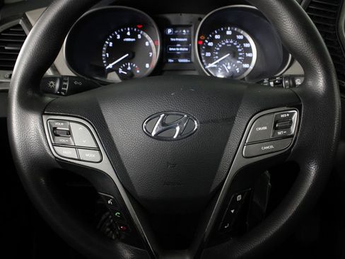 Used 2017 Hyundai Santa Fe Sport image 9