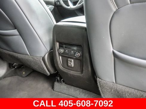Used 2024 Buick Enclave Essence w/ Sport Touring Edition FWD image 21