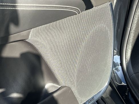 Used 2025 Cadillac Escalade Sport Platinum image 17