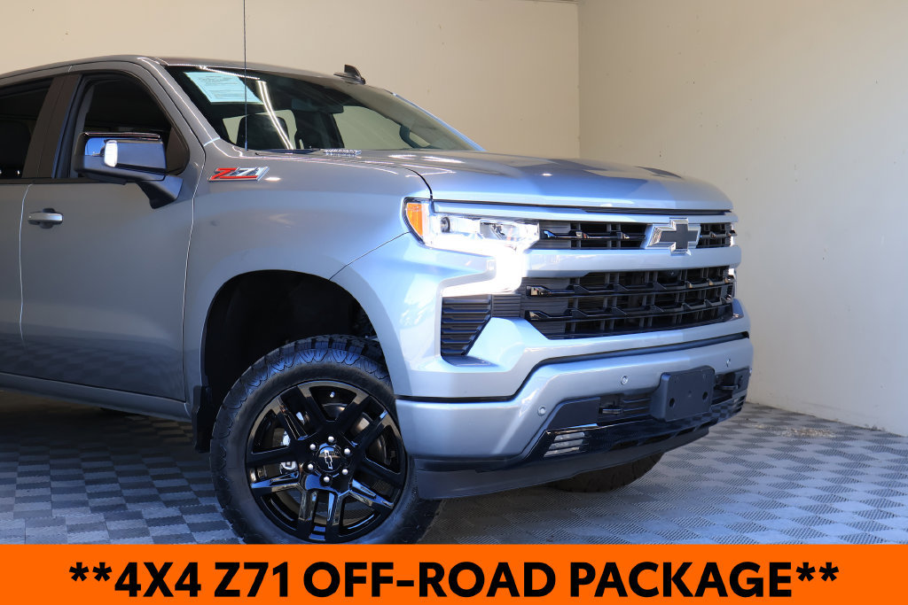 Used 2024 Chevrolet Silverado 1500 RST w/ Convenience Package II AWD/4WD image 3