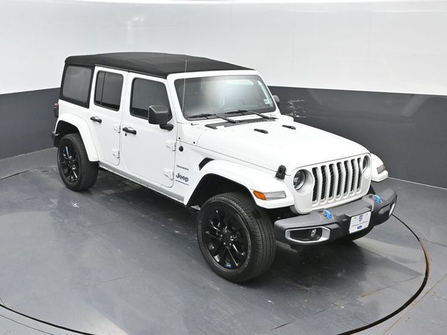 Used 2023 Jeep Wrangler Unlimited Sahara w/ Cold Weather Group AWD/4WD image 16