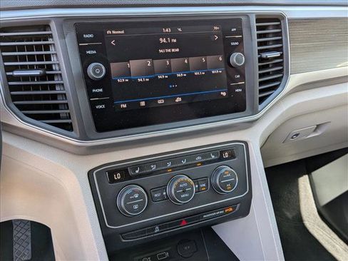 Used 2018 Volkswagen Atlas SE AWD/4WD image 18