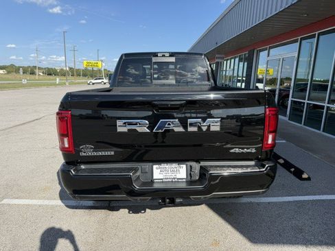Used 2025 RAM 2500 Laramie AWD/4WD image 12