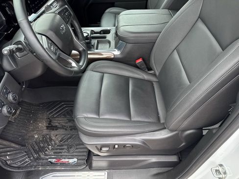Used 2025 Chevrolet Silverado 1500 LT Trail Boss w/ Convenience Package II AWD/4WD image 22
