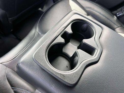 Used 2024 Jeep Compass Latitude w/ Altitude Special Edition AWD/4WD image 12