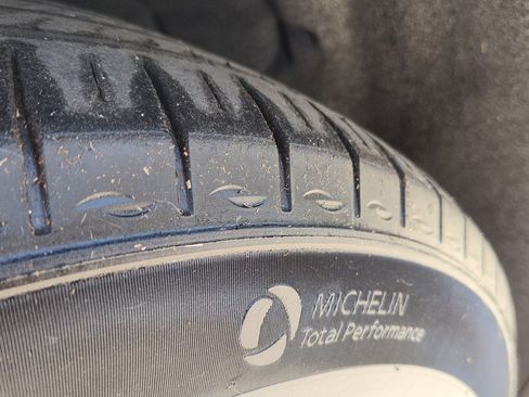 Used 2018 Cadillac XT5 Luxury w/ Driver Awareness Package image 14