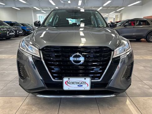 Used 2022 Nissan Kicks S FWD image 17