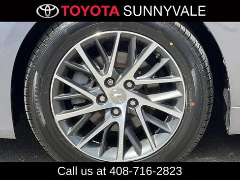 Used 2016 Lexus ES 350 w/ Luxury Package w/Wood Trim FWD image 12