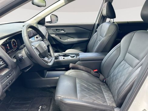 Used 2025 Nissan Rogue Platinum w/ Tech Package AWD/4WD image 24