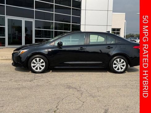 Used 2026 Toyota Corolla LE FWD image 6