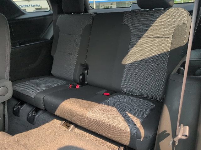 Used 2022 Chevrolet Traverse LT FWD image 38