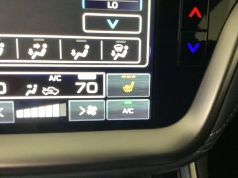 Used 2025 Subaru Outback Premium w/ Popular Package #1A AWD/4WD image 22