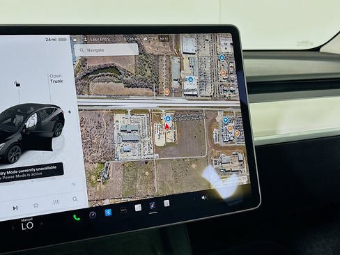 Used 2025 Tesla Model Y Long Range AWD/4WD image 19