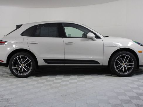 Certified 2025 Porsche Macan image 8