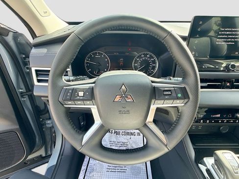 New 2026 Mitsubishi Outlander SE image 11
