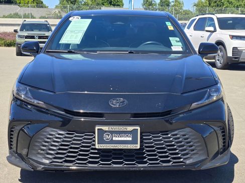 Used 2025 Toyota Camry SE FWD image 2