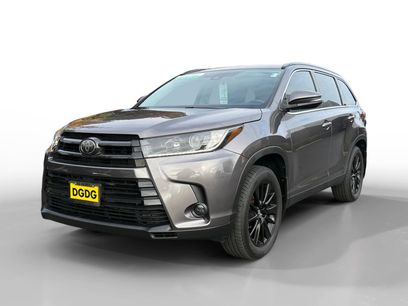 Used 2019 Toyota Highlander SE