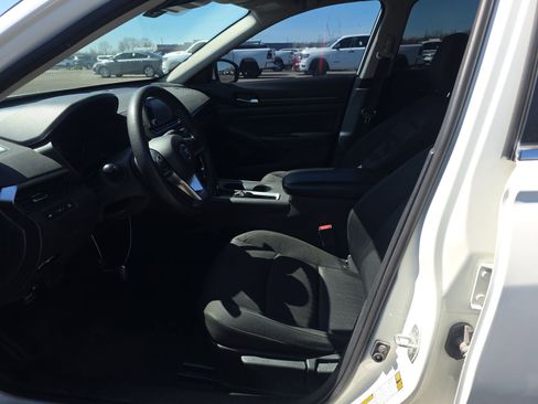 Used 2022 Nissan Altima 2.5 S FWD image 15