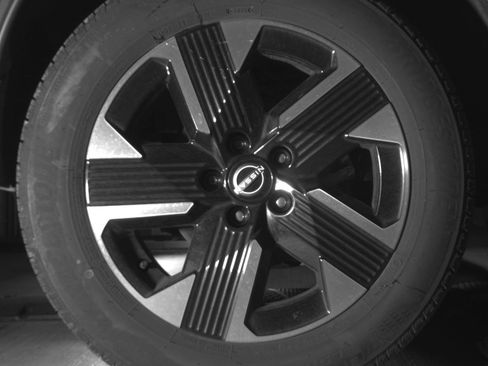 Used 2025 Nissan Kicks SV image 15