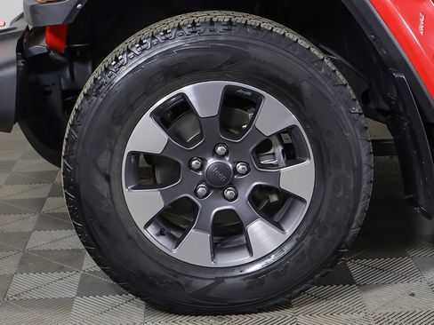 Used 2022 Jeep Wrangler Unlimited Sahara w/ Cold Weather Group AWD/4WD image 19