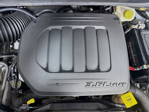 Used 2019 Dodge Grand Caravan SE image 37