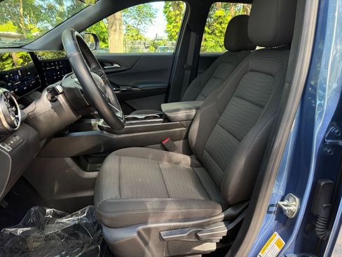 Used 2025 Chevrolet Equinox LT image 30