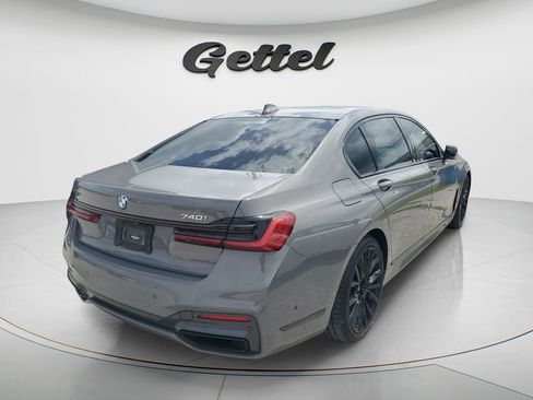 Used 2022 BMW 740i w/ M Sport Package RWD image 4