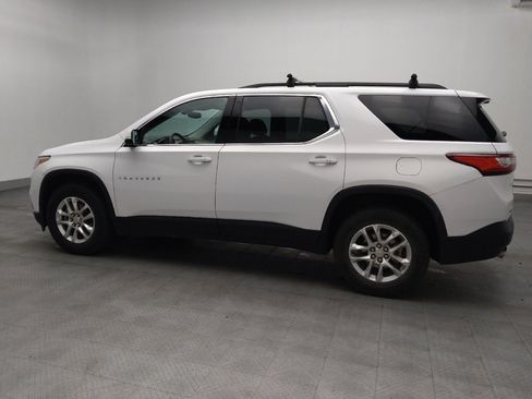 Used 2021 Chevrolet Traverse LT image 3