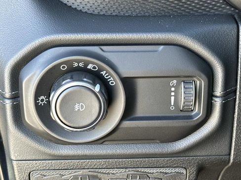 Used 2024 Jeep Wrangler Unlimited Rubicon image 21